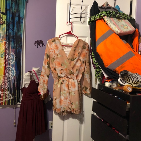 PINK FLORAL ROMPER - Picture 1 of 5